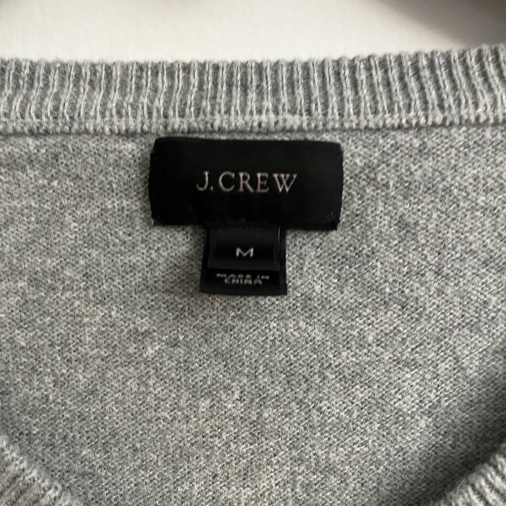 J. Crew Men's Classic Gray V-Neck Sweater